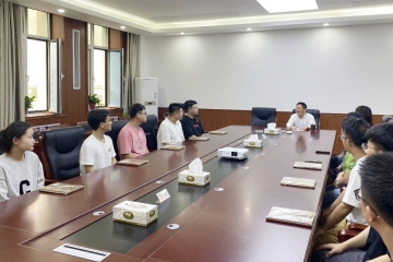 宋兴航校长亲切会见我校在各类大赛中的获奖师生