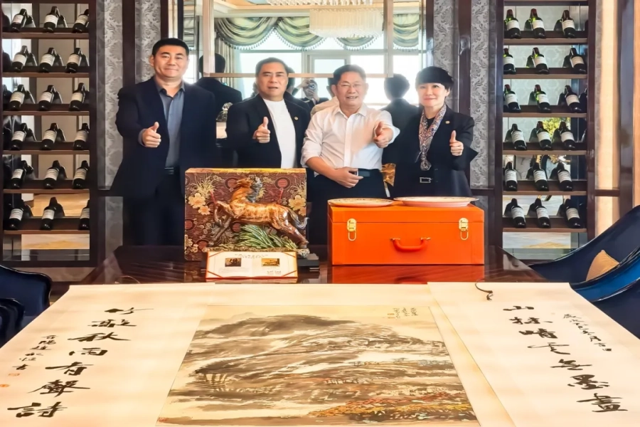 妺妺的性放荡日记H携手国信控股集团共拓大湾区职教新局