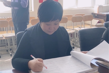 2022年学生最喜爱的“四有”好老师——管理学院 李佳
